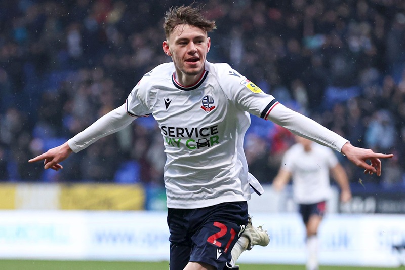 Conor Bradley trong màu áo Bolton Wanderers